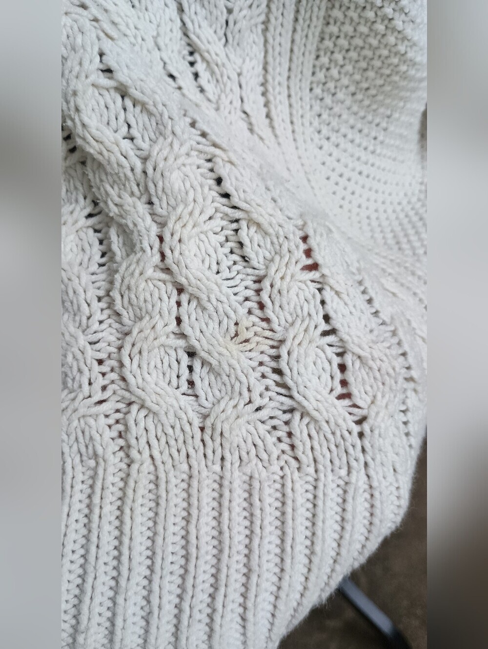 H&M Cream Cable-Knit Crewneck Sweater_M - Picture 2 of 6